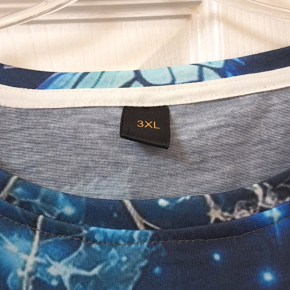 Blue Floral Butterfly, NWOT,Graphic Women's Top - Picture 3 of 7
